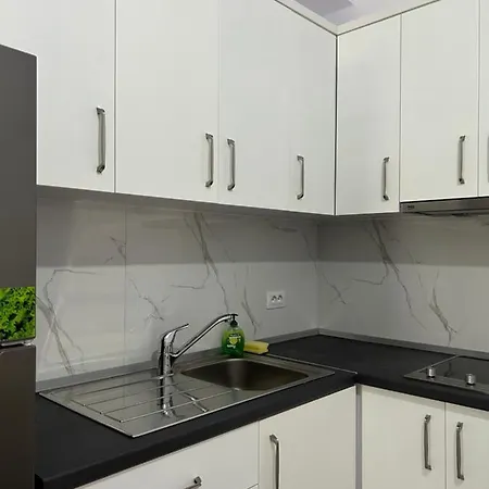 Jona Palase Apartment Dhermi