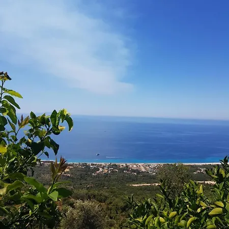 Jona Palase * Dhermi