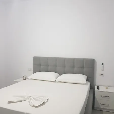 Jona Palase Apartment *