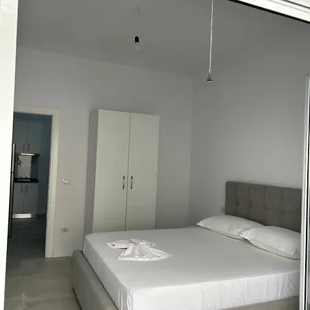 Jona Palase Apartment Dhermi